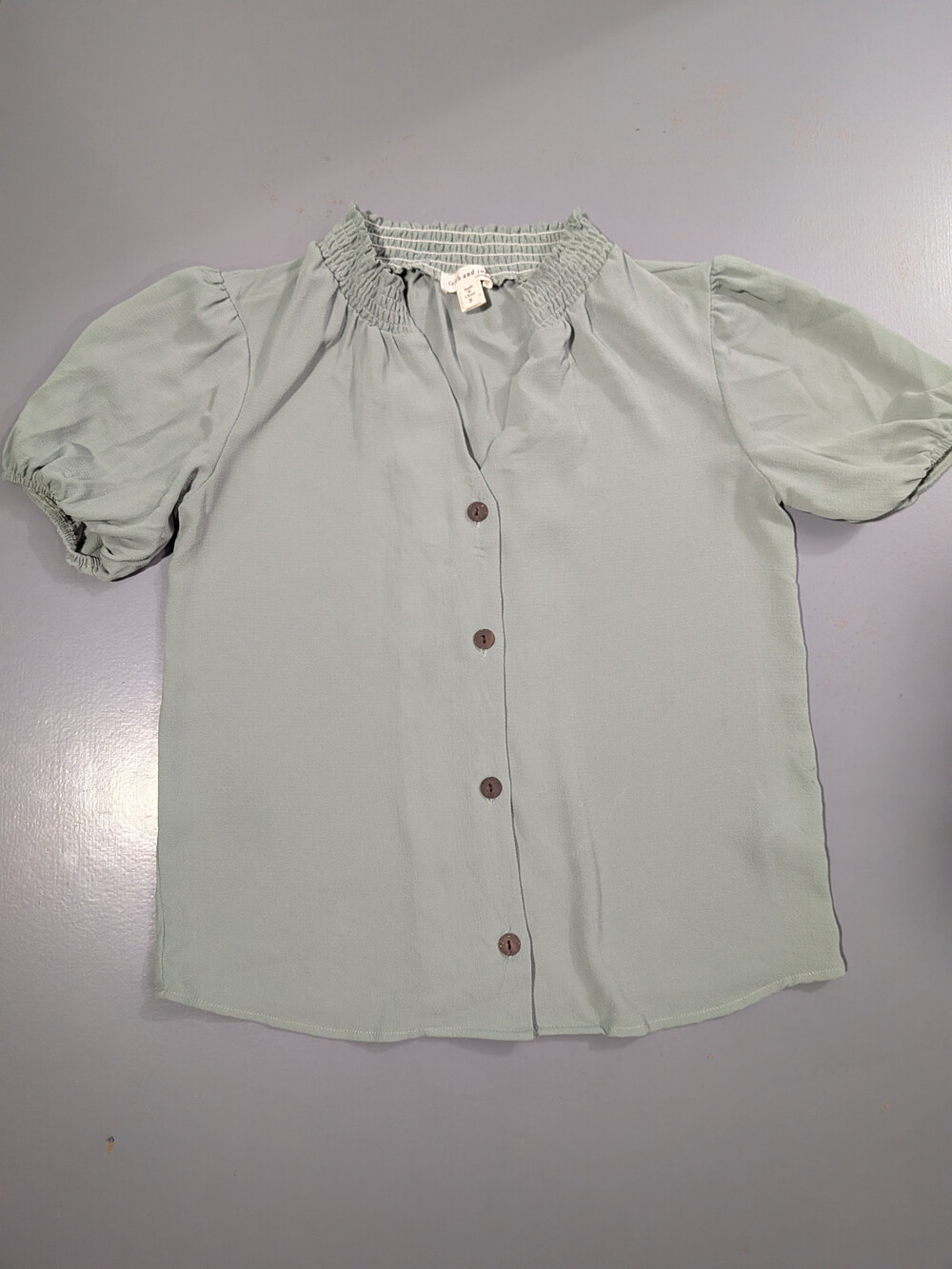 Faith and Joy Women's Sage Green Smocked Puff Sleeve Blouse Small | B5